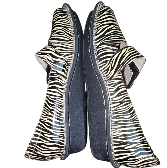 Alegria Zebra Print Women's Shoes - Picture 2 of 7